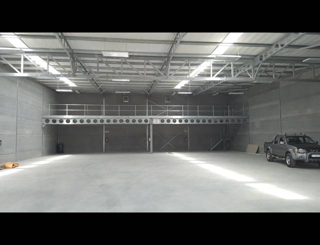 773M² FACTORY TO LET IN BRACKENFELL CENTRAL